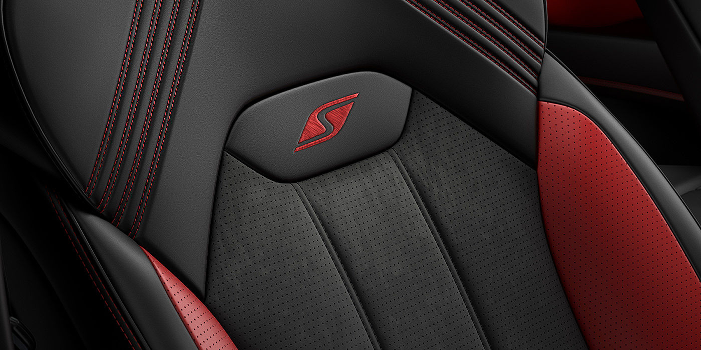 Bentley Zug Bentley Bentayga S seat with detailed red Hotspur stitching and black Beluga coloured hide. 