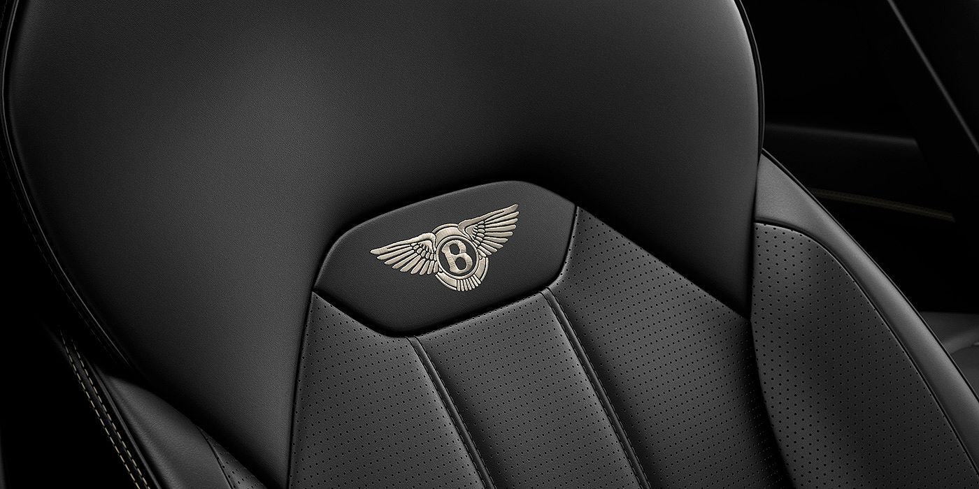 Bentley Zug Bentley Bentayga seat with detailed Linen coloured contrast stitching on Beluga black coloured hide.