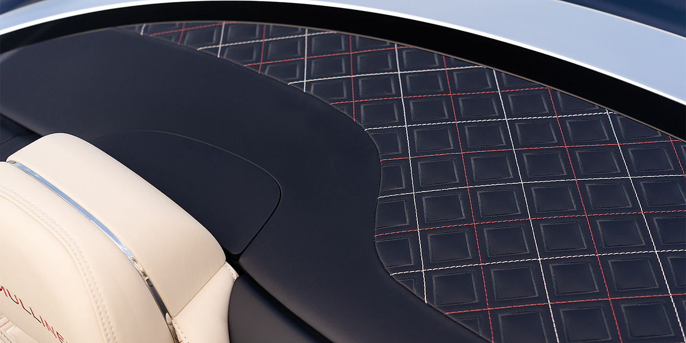 Bentley Zug Bentley Continental GTC Mulliner convertible seat and cross stitched tonneau cover